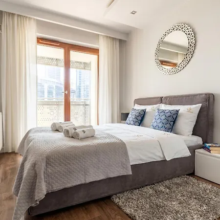 Modern In Platinum Towers - Wronia