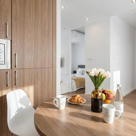 Modern In Platinum Towers - Wronia Lejlighed Warszawa