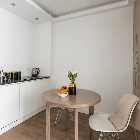 Modern In Platinum Towers - Wronia