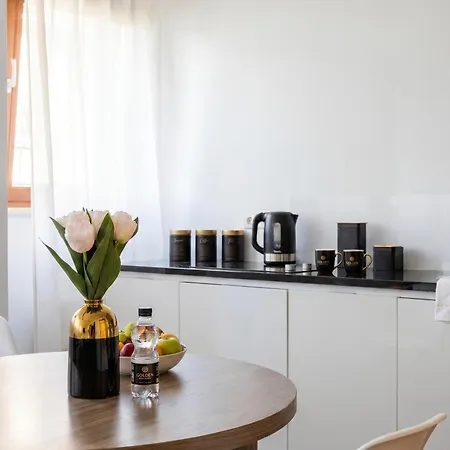 Modern In Platinum Towers - Wronia